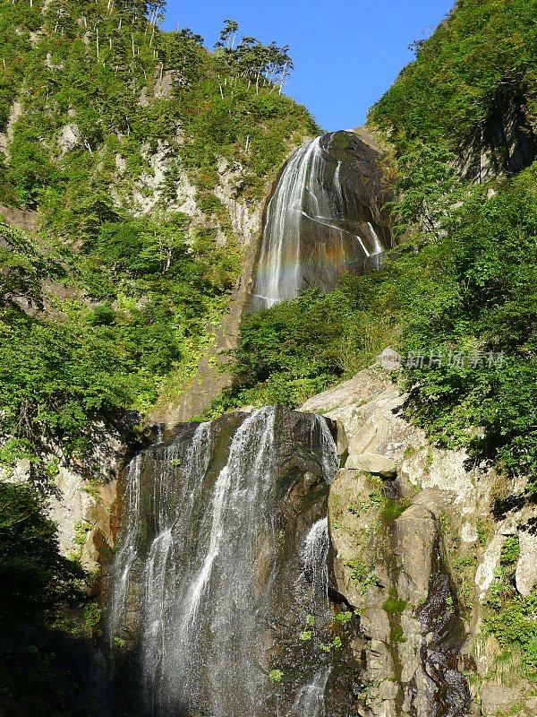 日本秋田的Yasunotaki (Yasu Falls)(日本100佳瀑布)